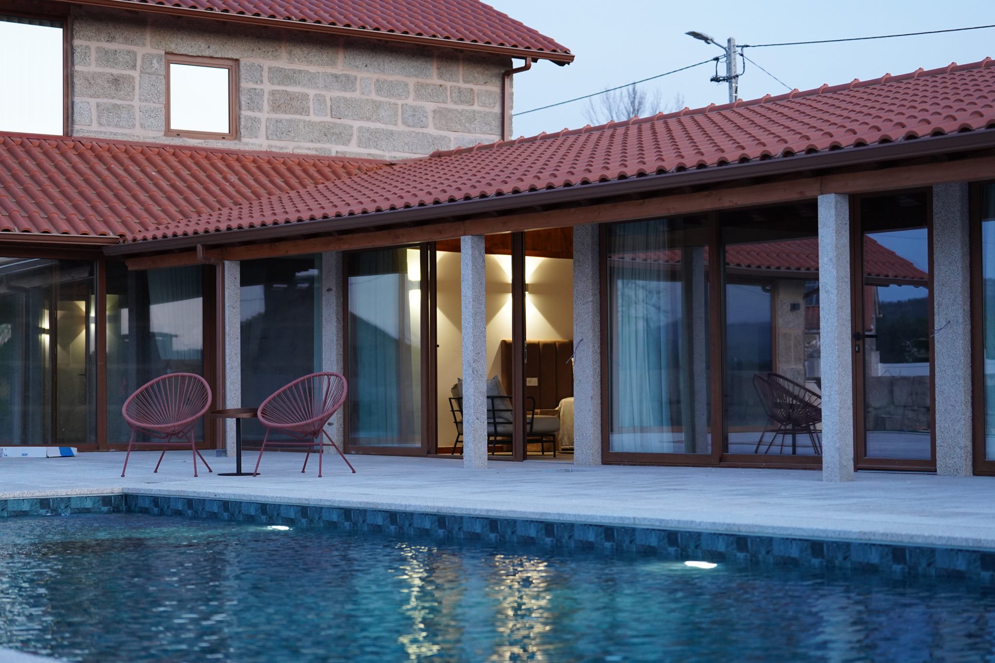 Foto 2_ quarto vista piscina